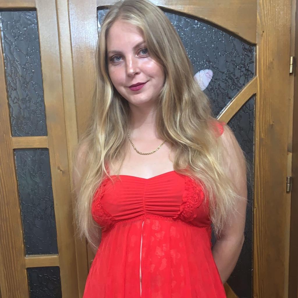 HotBlonde HotBlonde